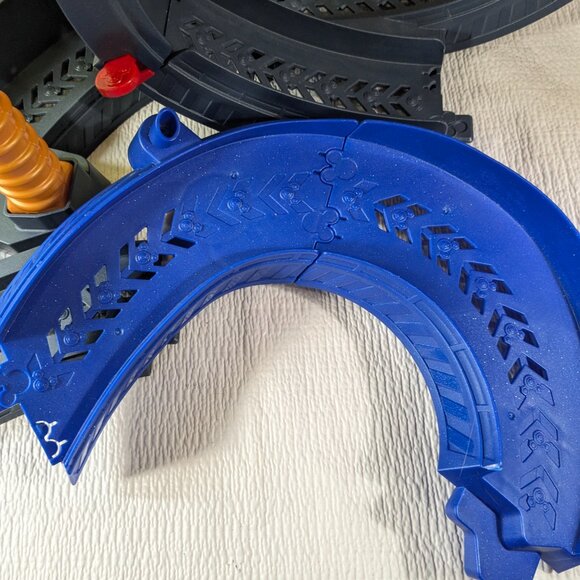 Disney Mickey Mouse Roadster Racers Super Charged Race Track Drop & Loop READ - Picture 4 of 10